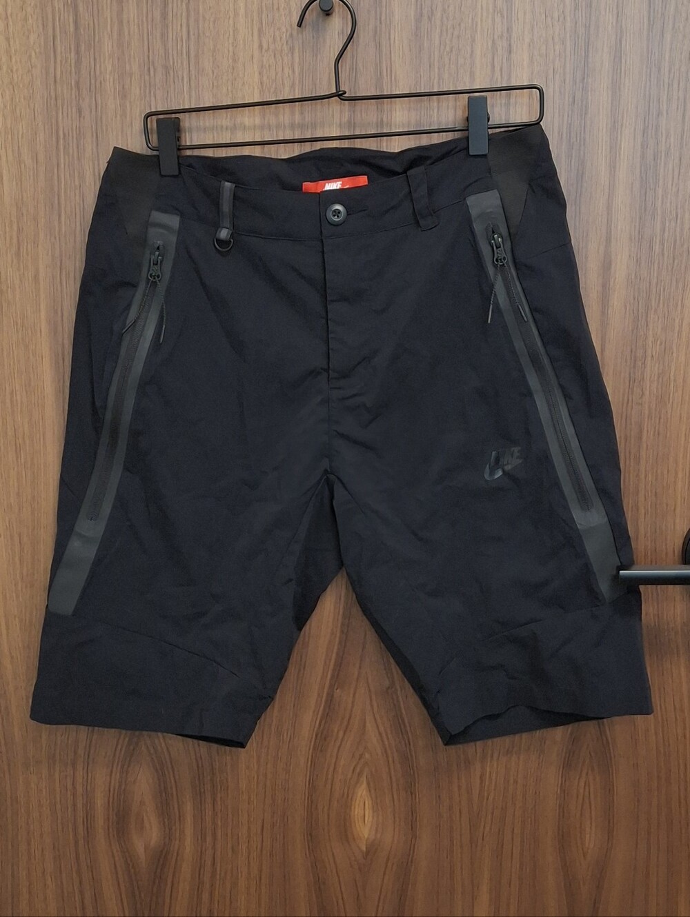NIKE Unlined Athletic Shorts SZ 32 / M